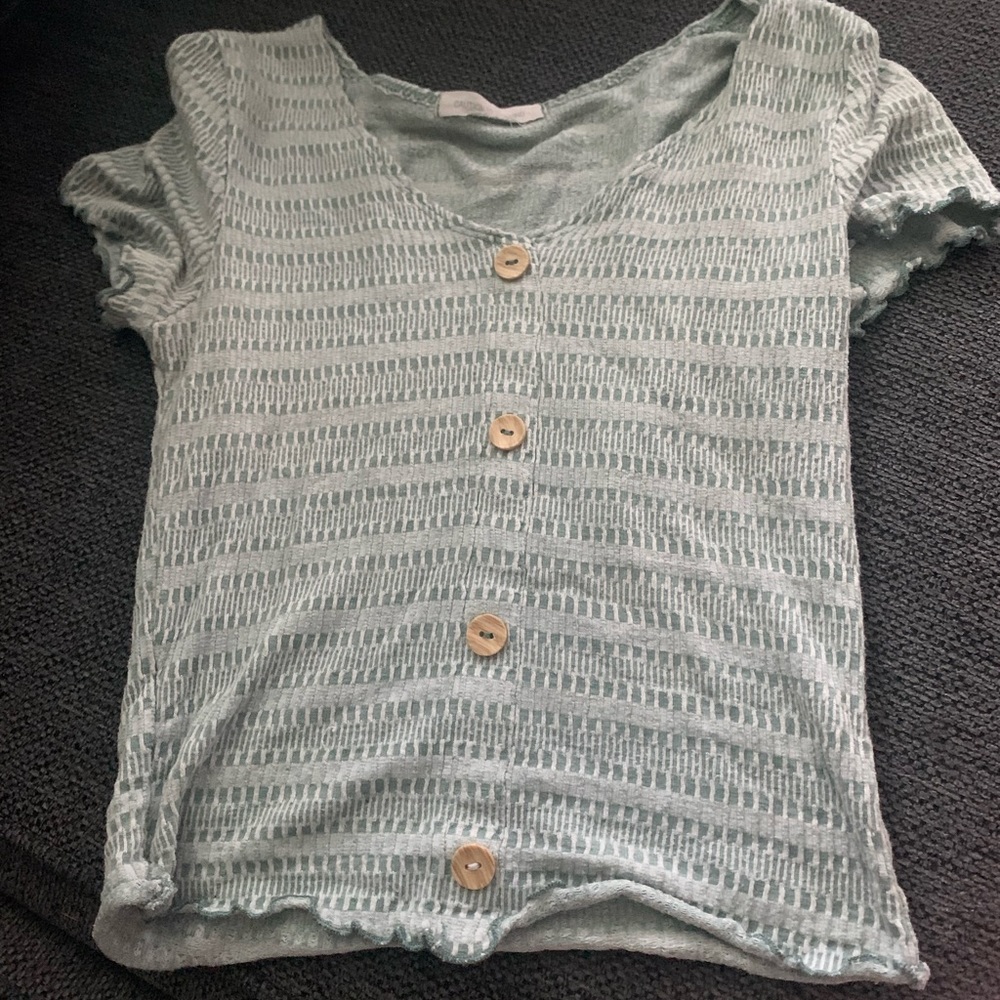 Women’s size medium crop top used in great condition